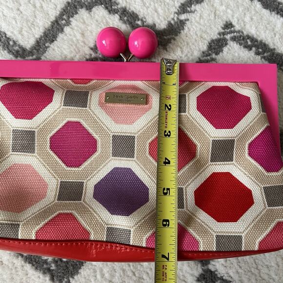 KATE SPADE New York Geometric Canvas Bubble Gum Pink Kiss Lock Clutch Purse Bag - Picture 15 of 16
